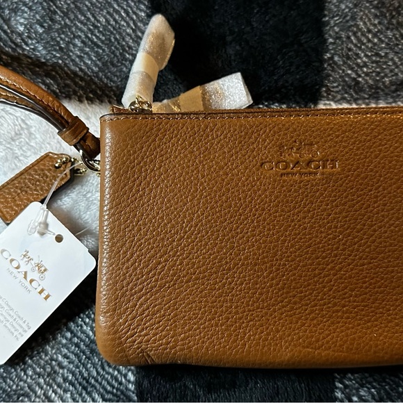 *Vintage Coach Tan Leather Wristlet*NWT* - Picture 2 of 16
